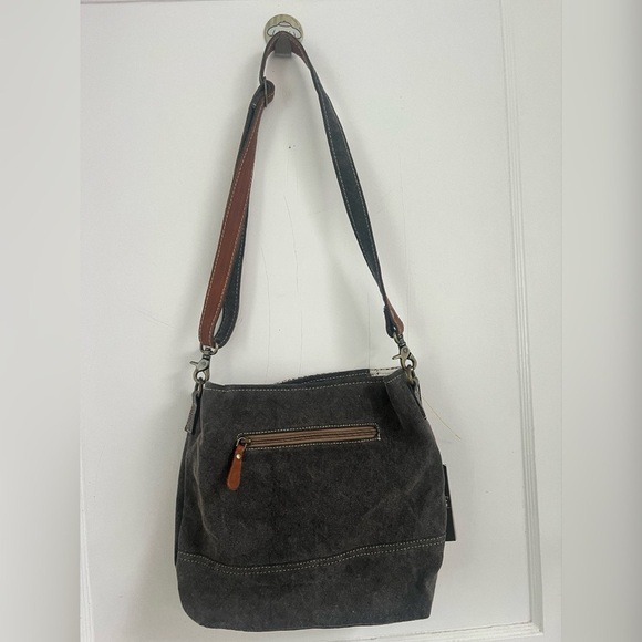 Myra BURLANDER PATCH SHOULDER
BAG
SKU: S-7912 NEW WITH TAG - Picture 6 of 8